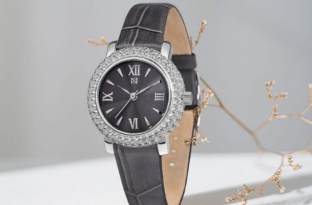 Выигрывайте элегантные серебряные часы от "НИКА"!