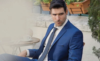 Marco Corvari в аллее шоу-румов