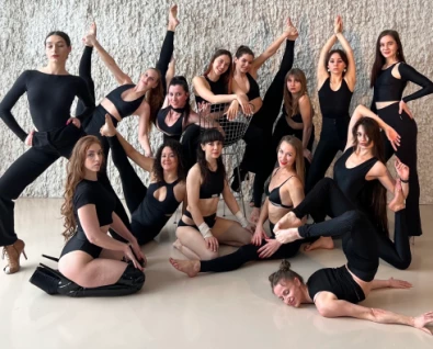 Женская студия танцев и растяжки Анны Чигариной
