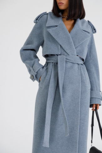 Мир в пальто