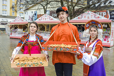 Фотоотчет - праздник Масленицы 3 марта в ТК "Центр Города"