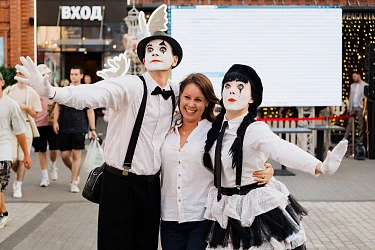 ТРЕТИЙ РОЗЫГРЫШ.  ЕДА В БОЛЬШОМ ГОРОДЕ.
