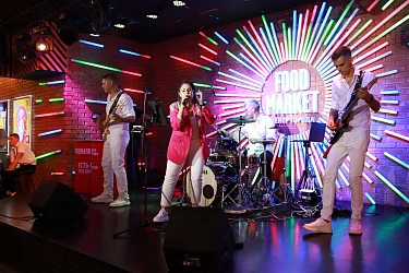 КОНЦЕРТ ГРУППЫ "АНТИСТАТИКА" 