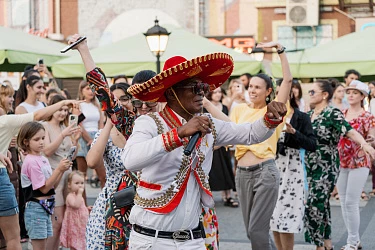 ВТОРОЙ РОЗЫГРЫШ.  ЕДА В БОЛЬШОМ ГОРОДЕ.